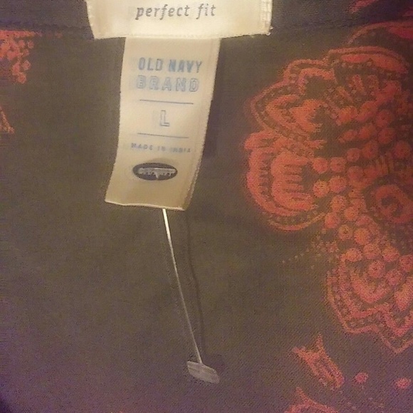 Old Navy Perfect Fit(S:L) Sleeveless Blouse - Picture 2 of 5